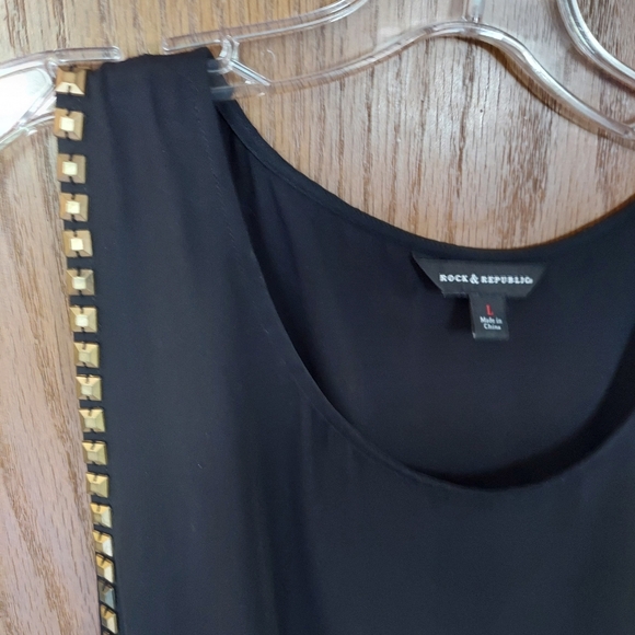 Rock and Republic layer top tunic. - Picture 3 of 4